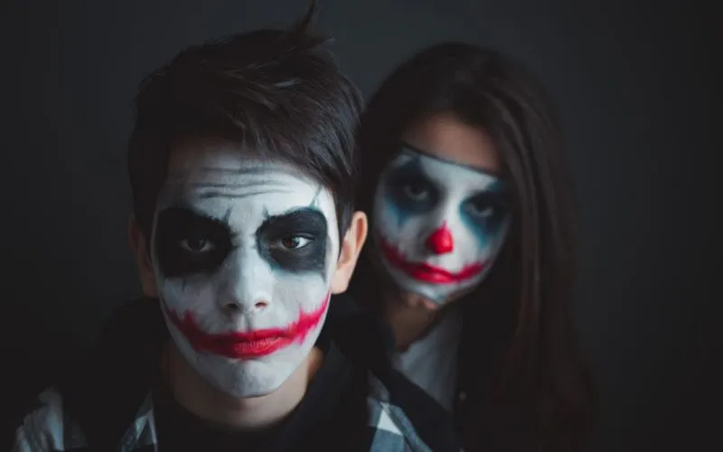 Upiór w 20 minut: makijaż na Halloween bez profesjonalnych farb