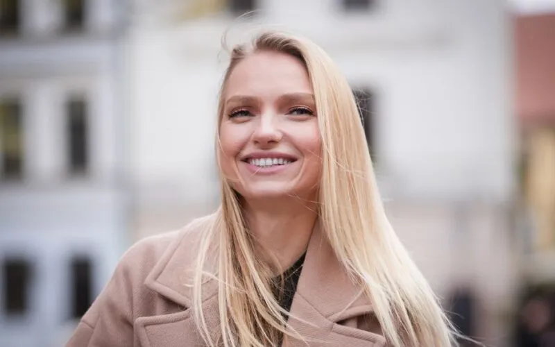 7 odcieni ciepłego blondu i sekrety pielęgnacji na 2026
