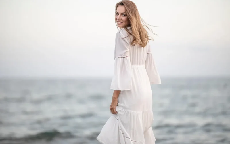 kobieta, model, portret, płeć żeńska, blondynka, kaukaski, kaukaski kobieta, blond kobieta, model kaukaski, blond modelka, modelka, kaukaska kobieta, biała sukienka, moda, styl, strój, sukienka, uśmiech, uśmiechnięty, szczęśliwy, modelowanie, poza, pozowanie, modelka, sukienka, sukienka, sukienka, sukienka, sukienka